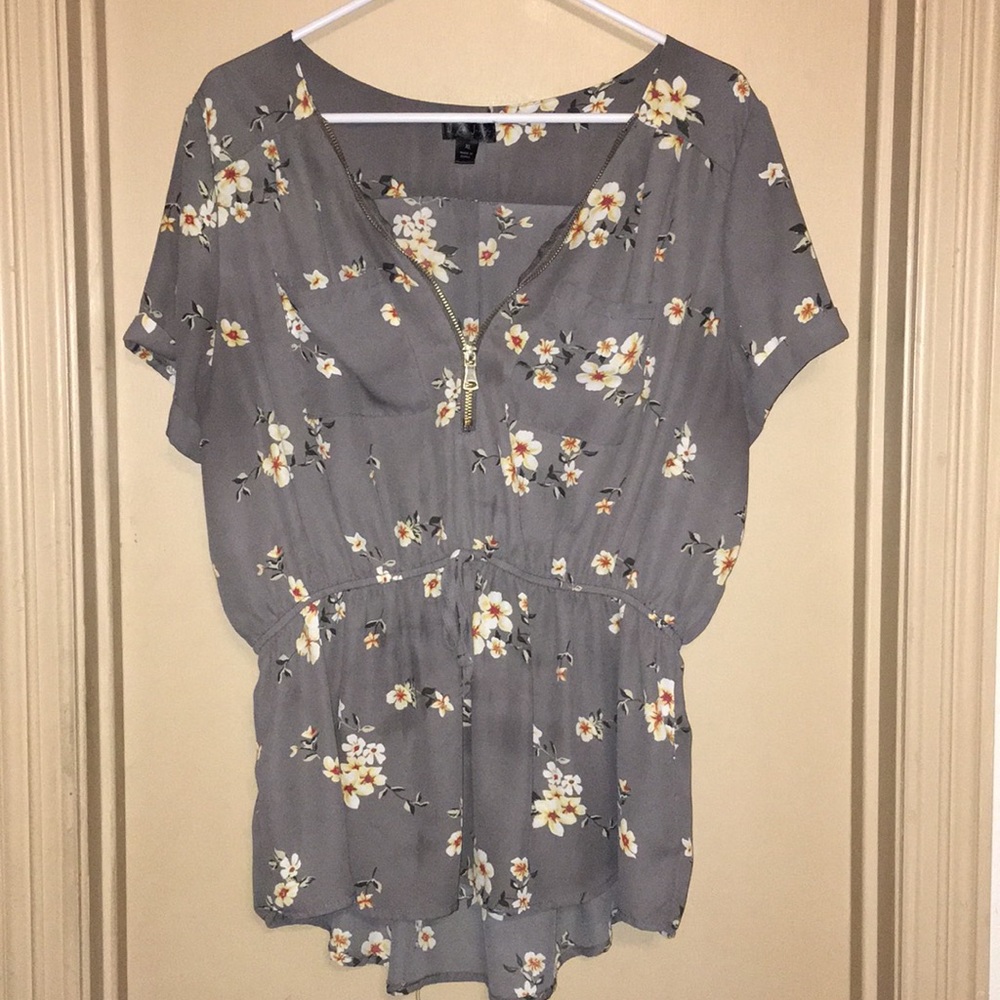🚫SOLD🚫Grey blouse